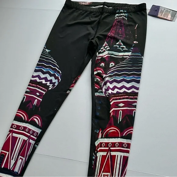 🌸NWT Threads 4 Thought Print Leggings. Black/ Multi. Size: Small - Picture 8 of 9